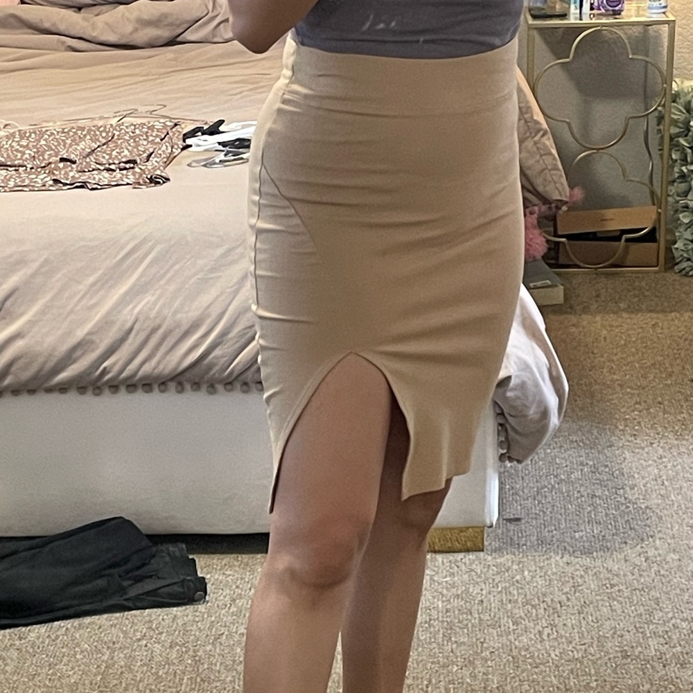 Forever 21 Beige Pencil Skirt